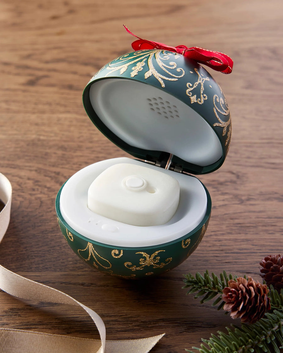 Lanterne classique avec bougies pour une ambiance de Noël.