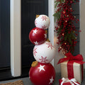 Boules de Noël empilées d'extérieur