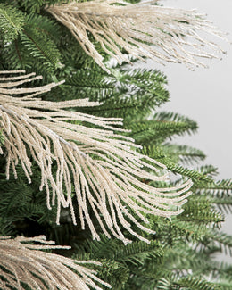 Décorations de Noël sur tige en plumes et perles